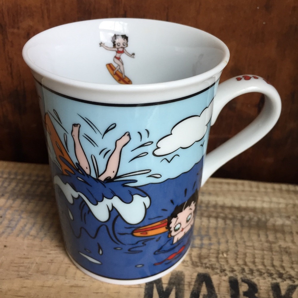 Betty Boop Wipe Out porcelain mug New - Picture 2 of 8